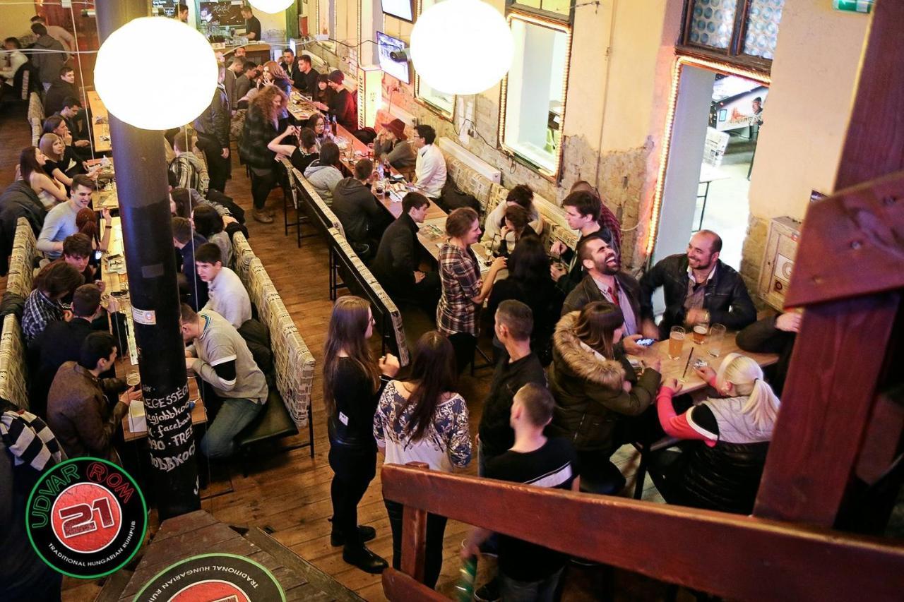 Budapest Party Hostel At Udvarom Екстериор снимка