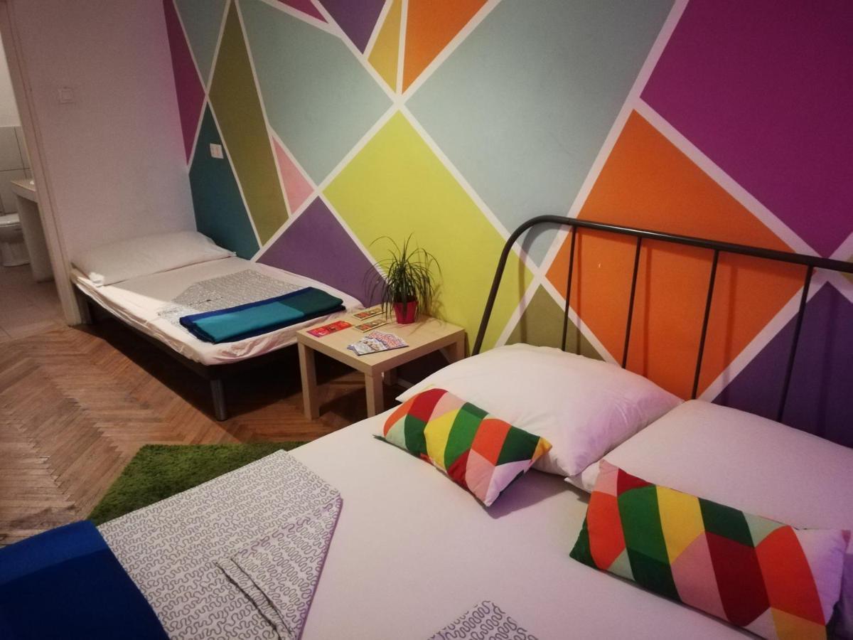 Budapest Party Hostel At Udvarom Екстериор снимка