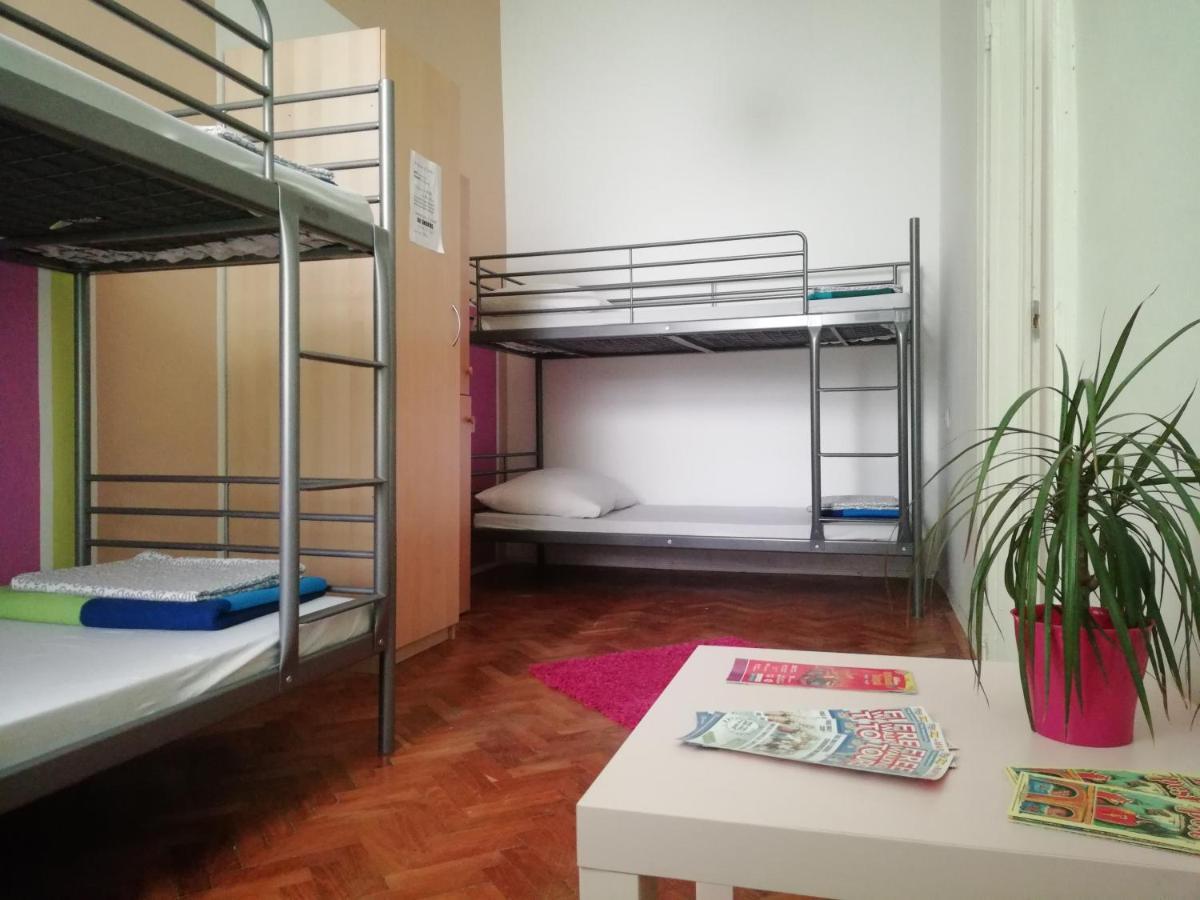 Budapest Party Hostel At Udvarom Екстериор снимка