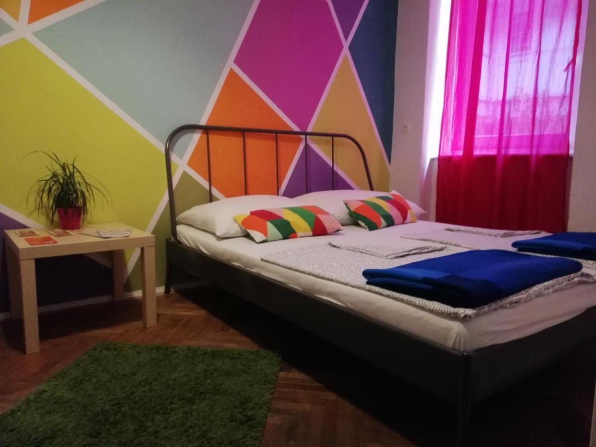 Budapest Party Hostel At Udvarom Екстериор снимка