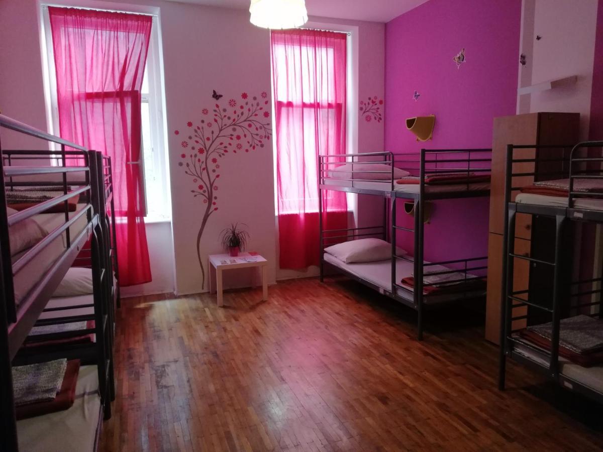 Budapest Party Hostel At Udvarom Екстериор снимка